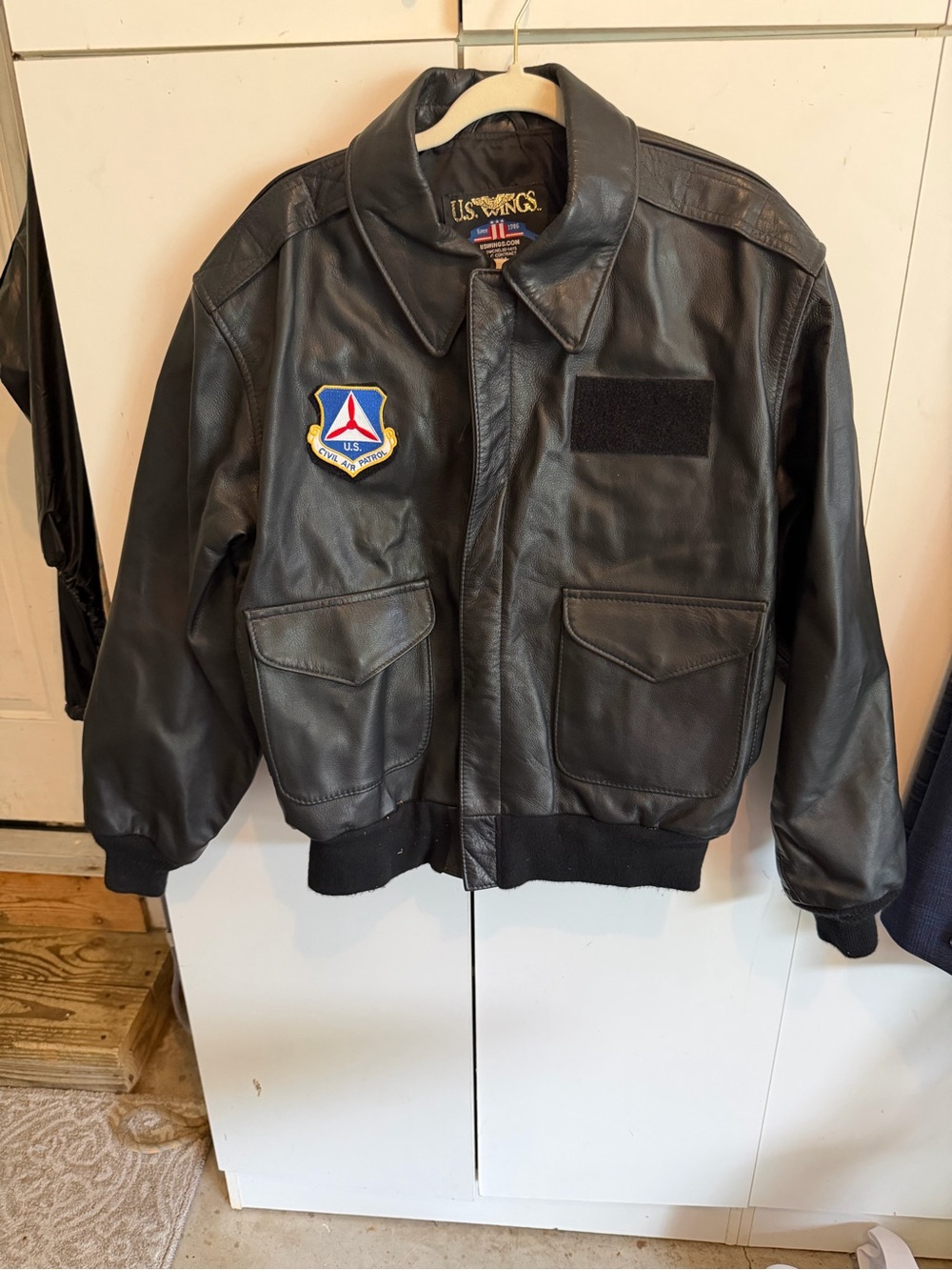 US Wings Size XL Men's Black Leather Bomber Jacket